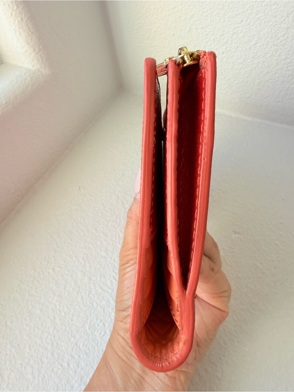Authentic Burberry Coral Pink Leather Zip-Around Wallet with Gold Logo - Picture 4 of 10